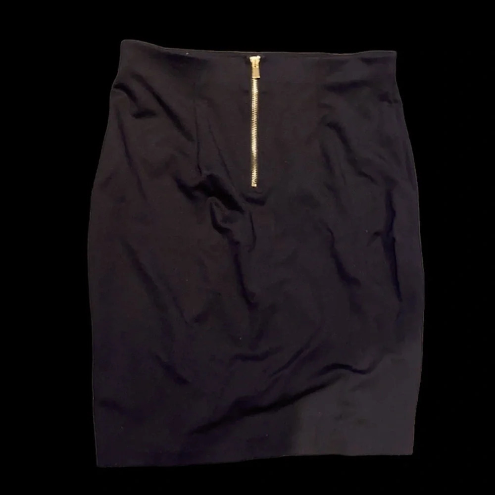 Philosophy black high waisted gold tone zipper detail midi skirt  Sz 8